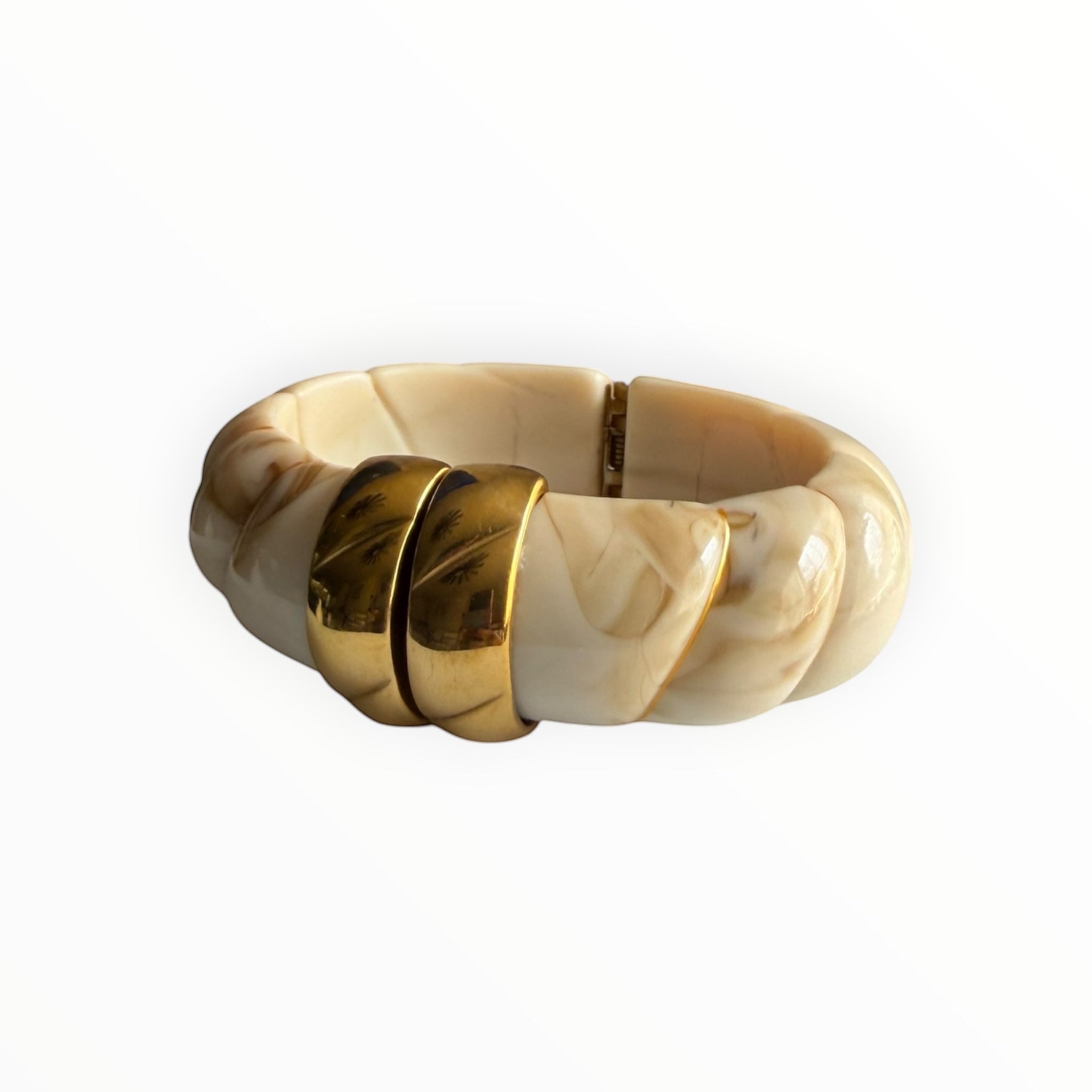 TALI The Riviera resin bracelet in cream marble with gold plated accents and a textured finish.